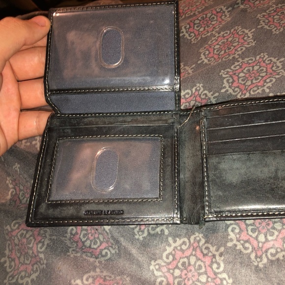 Black leather timberland wallet -GREAT CONDITION - Picture 3 of 4